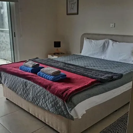 Mythical Sands Luxury דירה פאראלימני